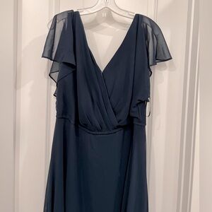 Beautifulful long maxi dress. Perfect T for a wedding or party!